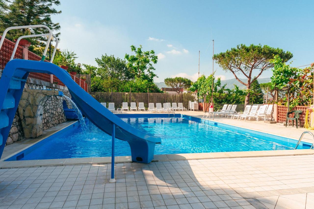 Bleu Village Мета Екстер'єр фото
